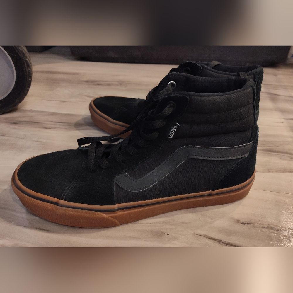 Vans Men's Black and Tan High-Top Sneakers
